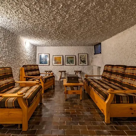 Joly House - Maggiore *