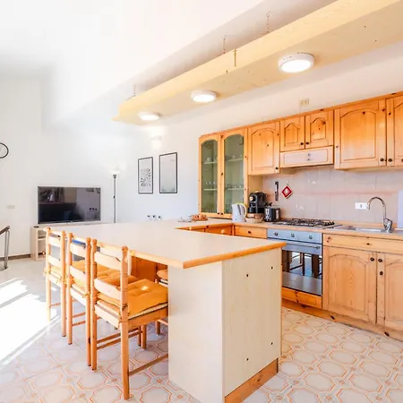 Apartment Ioly House - Maggiore