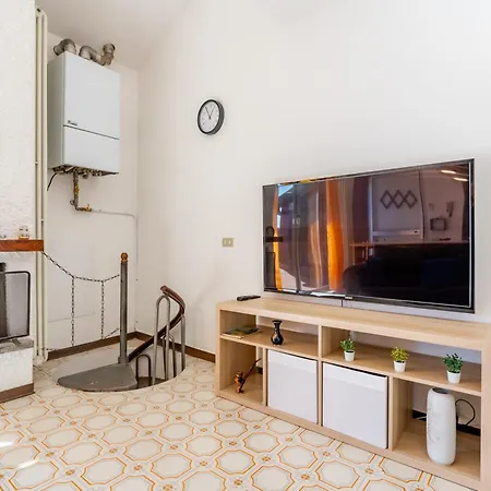 Ioly House - Maggiore *