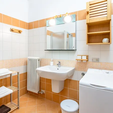 Ioly House - Maggiore Apartment Leggiuno