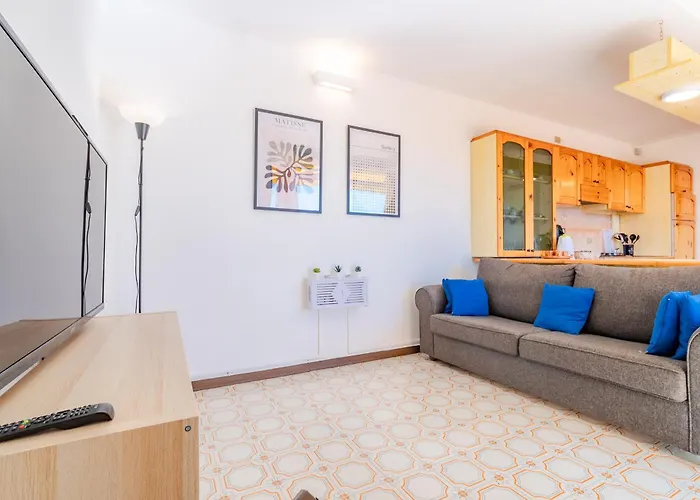 Joly House - Maggiore *